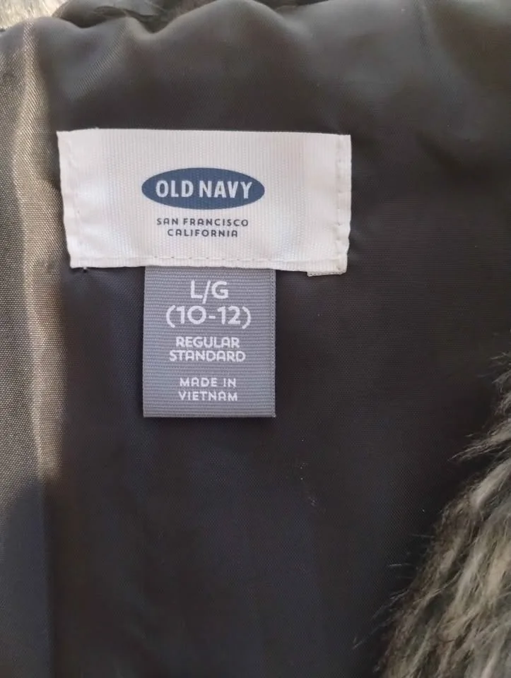 Old Nav@ Super Cute Furry Vest for Girls (Size 10/12) image indicator(3)