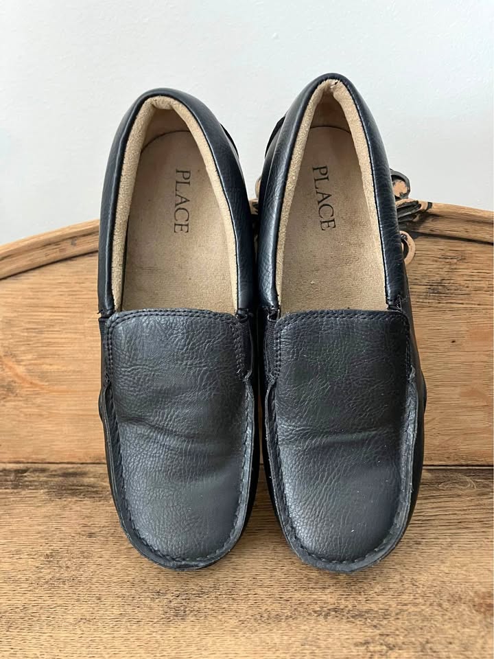 Boys Slip On Dress Shoes Children’s Place Size 4 Black