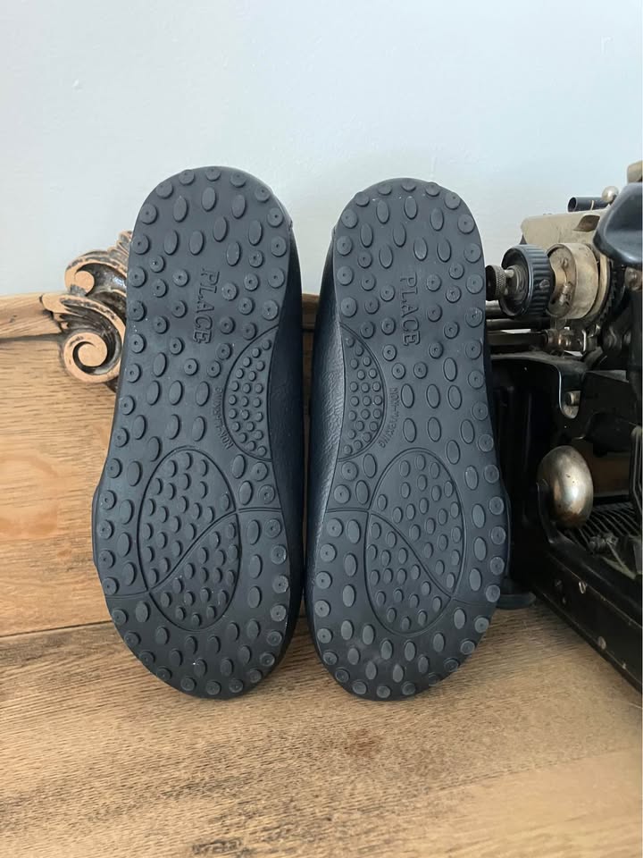 Boys Slip On Dress Shoes Children’s Place Size 4 Black - photo 2