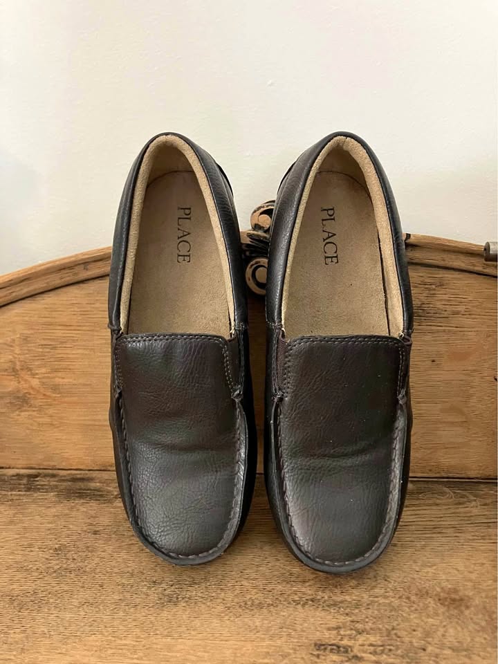 Boys Slip On Dress Shoes Children’s Place Size 4 Brown