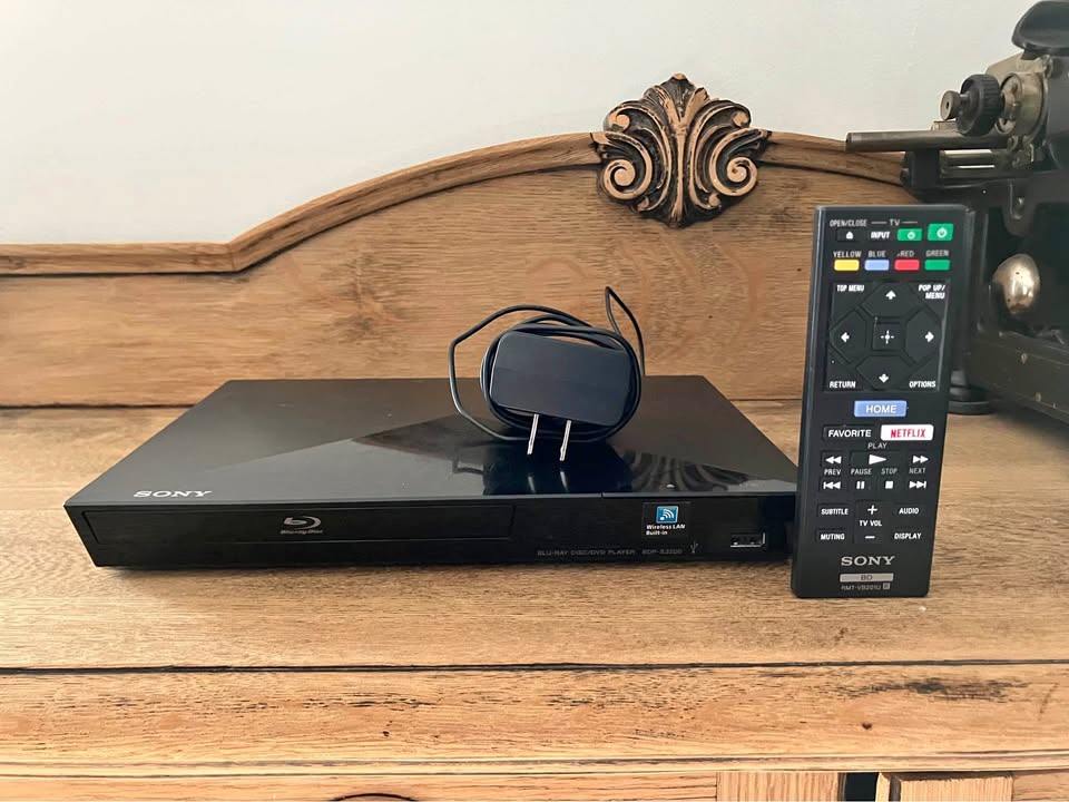 Sony BDP-S3200 Blu-ray DVD Smart Streaming WiFi Player