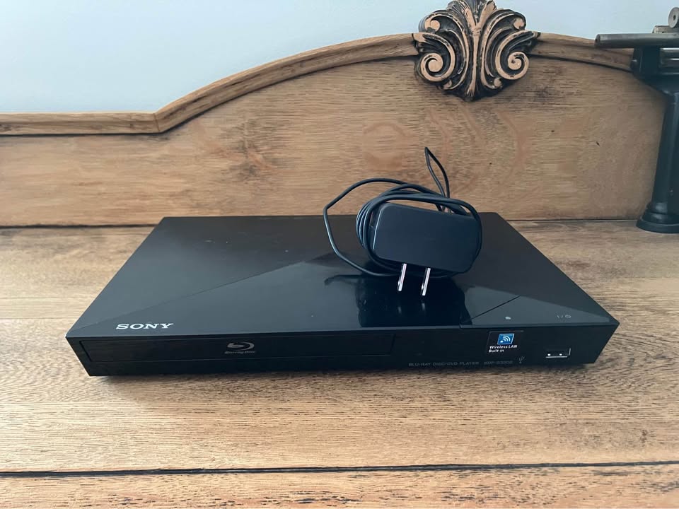 Sony BDP-S3200 Blu-ray DVD Smart Streaming WiFi Player - photo 2