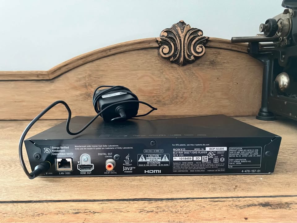 Sony BDP-S3200 Blu-ray DVD Smart Streaming WiFi Player - photo 3