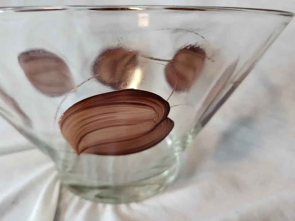 Vintage 1970s Chip Bowl wi5h Leaves and Gold Trim image indicator(5)