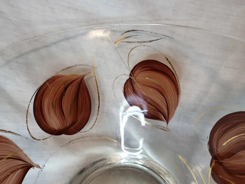 Vintage 1970s Chip Bowl wi5h Leaves and Gold Trim image indicator(7)