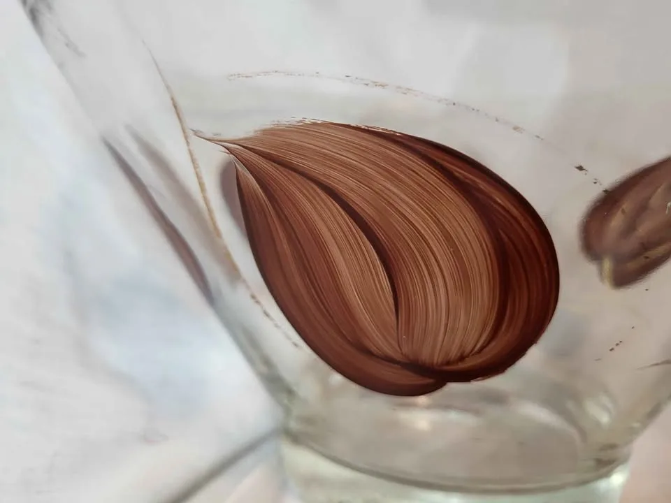 Vintage 1970s Chip Bowl wi5h Leaves and Gold Trim image indicator(8)