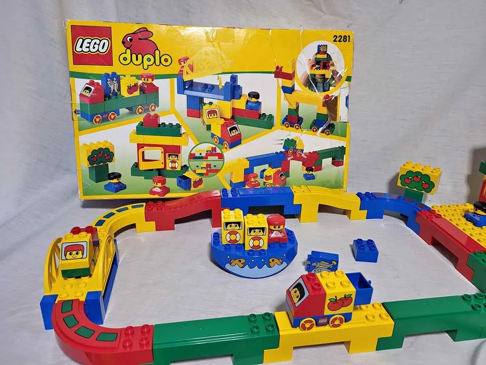 Harbor Highway Set # 2281 Vintage 1999 Lego Duplo