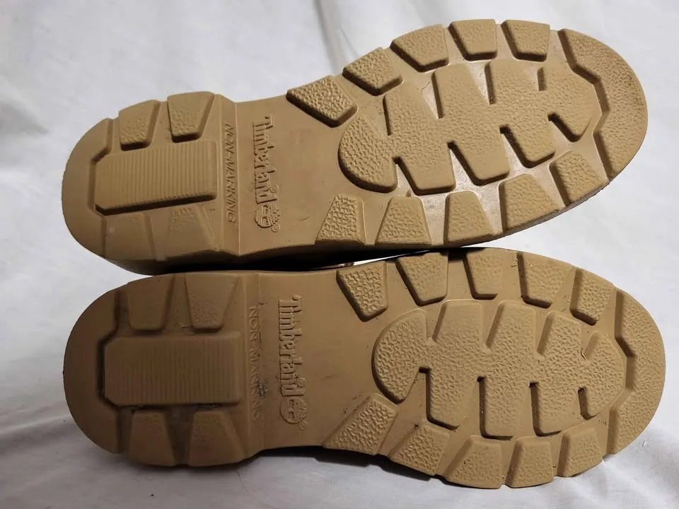 Youth Waterproof Leather Timberland Boots US size 6 Euro Size 39 image indicator(4)