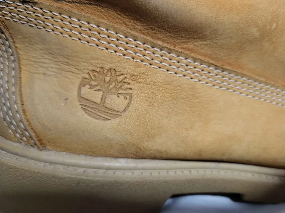 Youth Waterproof Leather Timberland Boots US size 6 Euro Size 39 image indicator(5)