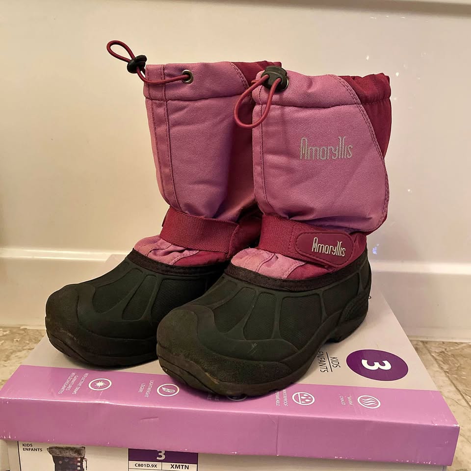 Kids boots size 3 (22cm)