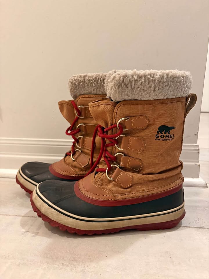 SOREL waterproof boots size 6.5