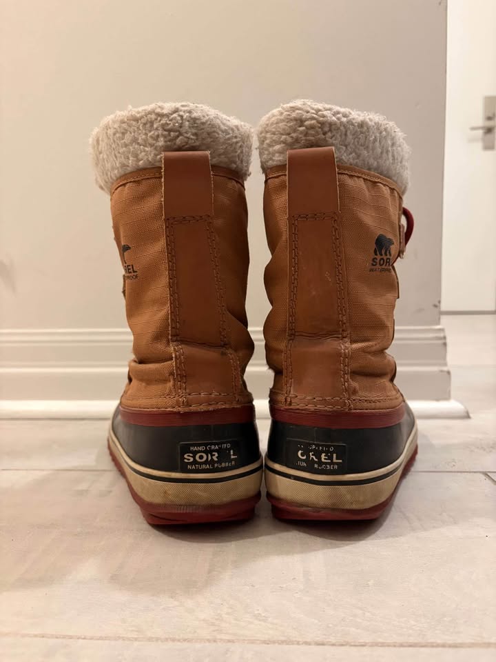 SOREL waterproof boots size 6.5 - photo 2
