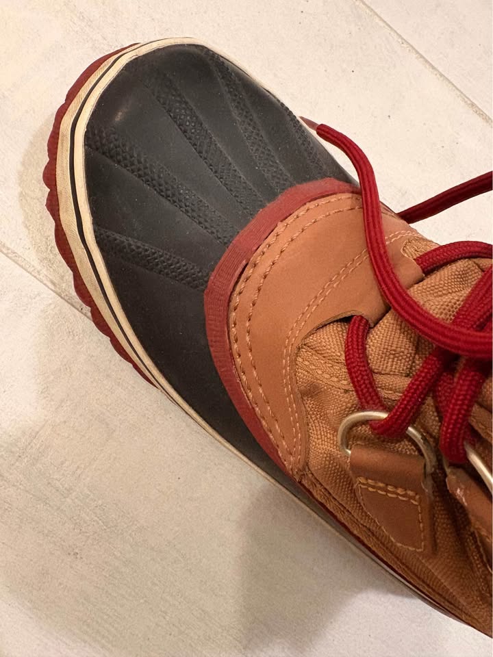 SOREL waterproof boots size 6.5 - photo 3