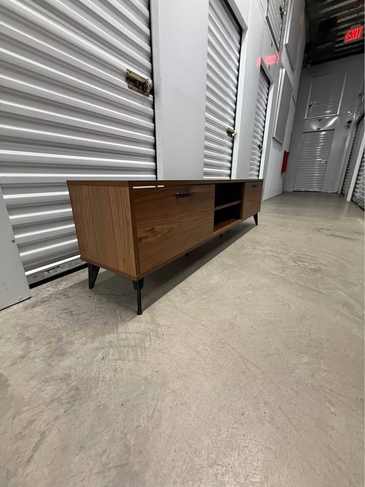 TV stand and entertainment console wood and modern style - photo 3