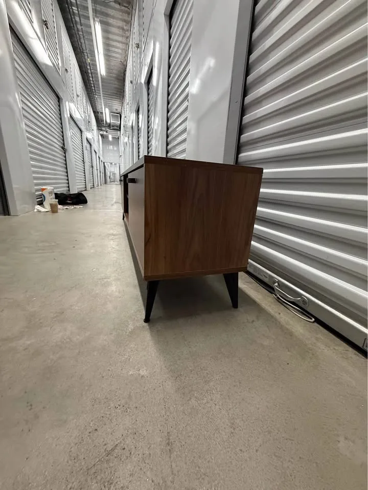 TV stand and entertainment console wood and modern style image indicator(4)