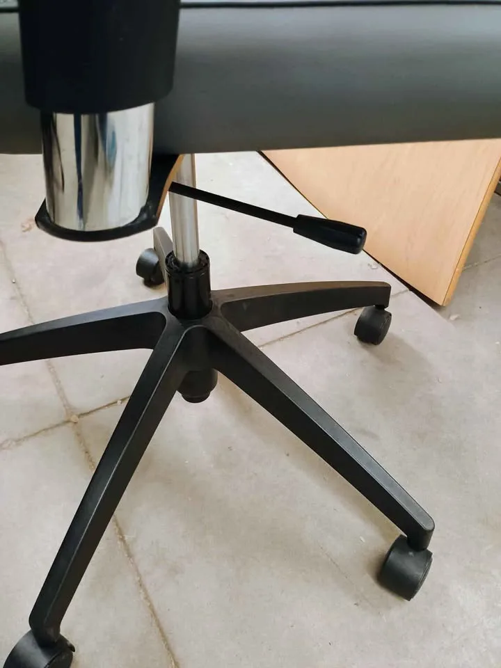 Mesh back Rolling Office Chair image indicator(2)