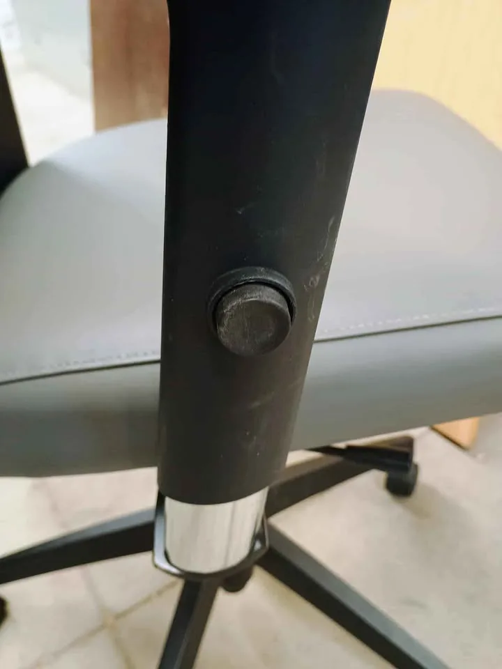 Mesh back Rolling Office Chair image indicator(3)