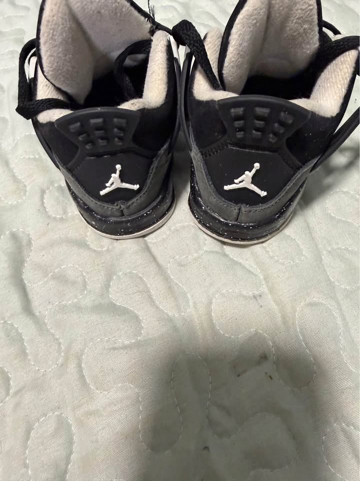 Pre owned toddler jordan 4 retro fear size 5.5 - photo 3