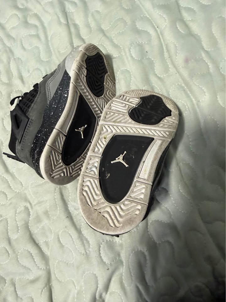 Pre owned toddler jordan 4 retro fear size 5.5 - photo 4