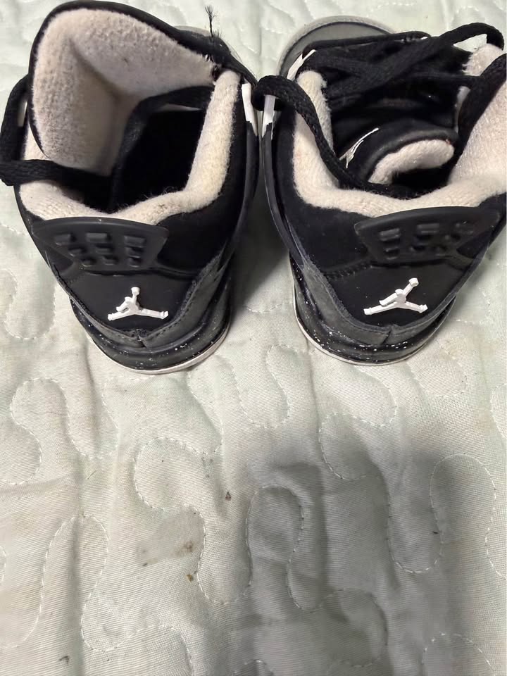 Pre owned toddler jordan 4 retro fear size 5.5 - photo 5