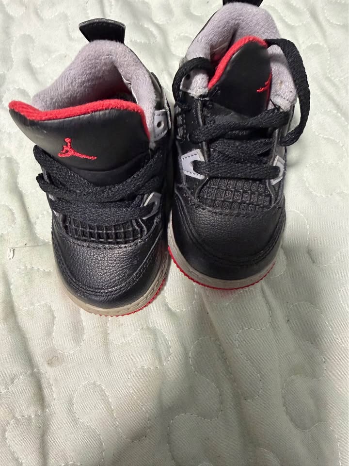 Nike boys pre owned Jordan 4 retro size 4c - photo 2