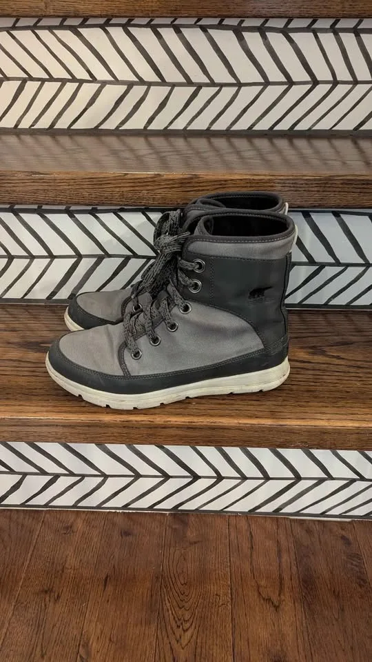 Women's Sorel Boots Size 10 image indicator(3)