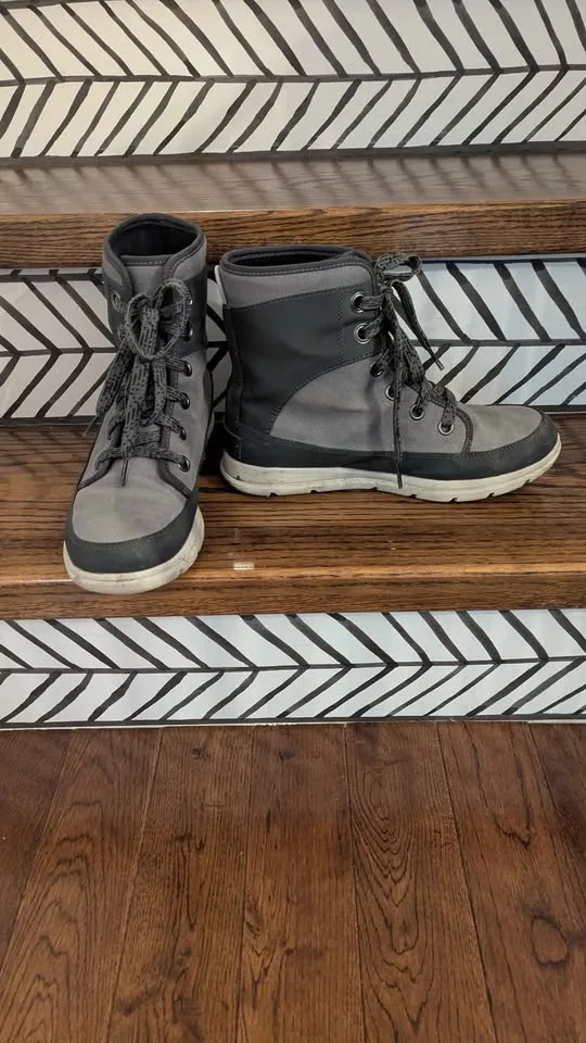 Women's Sorel Boots Size 10 image indicator(5)