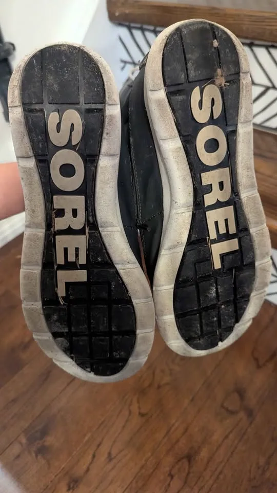 Women's Sorel Boots Size 10 image indicator(8)