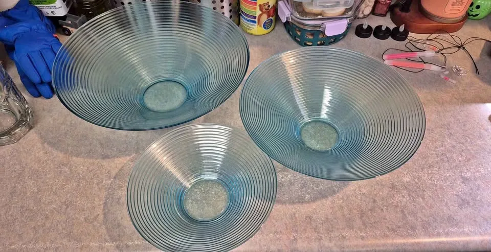 Set of 3, Glass Bowls thumbnail