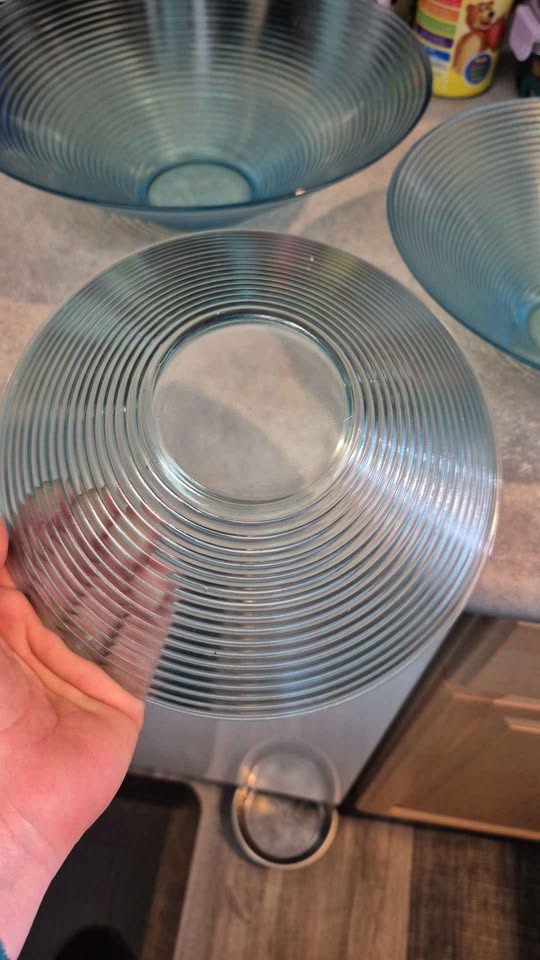 Set of 3, Glass Bowls - photo 3