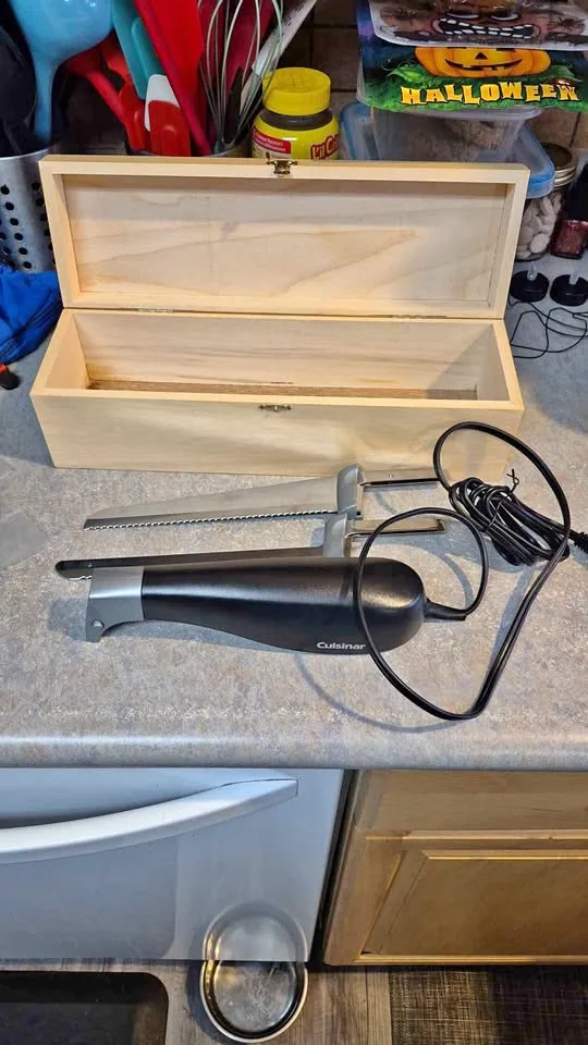 Electric Caring Knife in Box, used once thumbnail