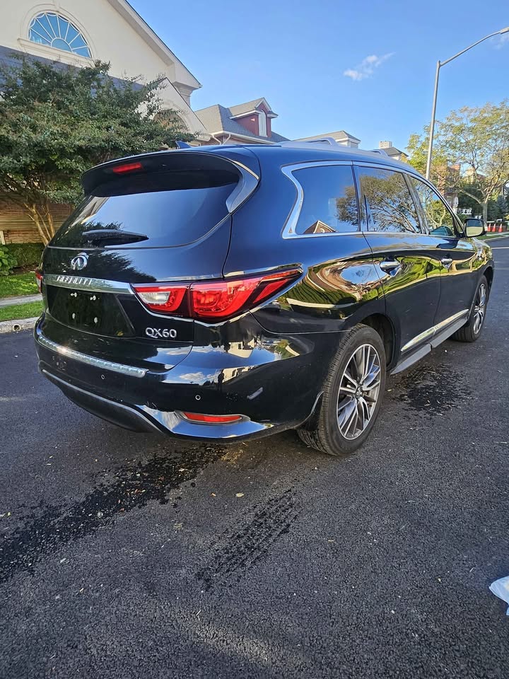 2017 Infiniti QX60 LUXE Sport Utility 4D - photo 5