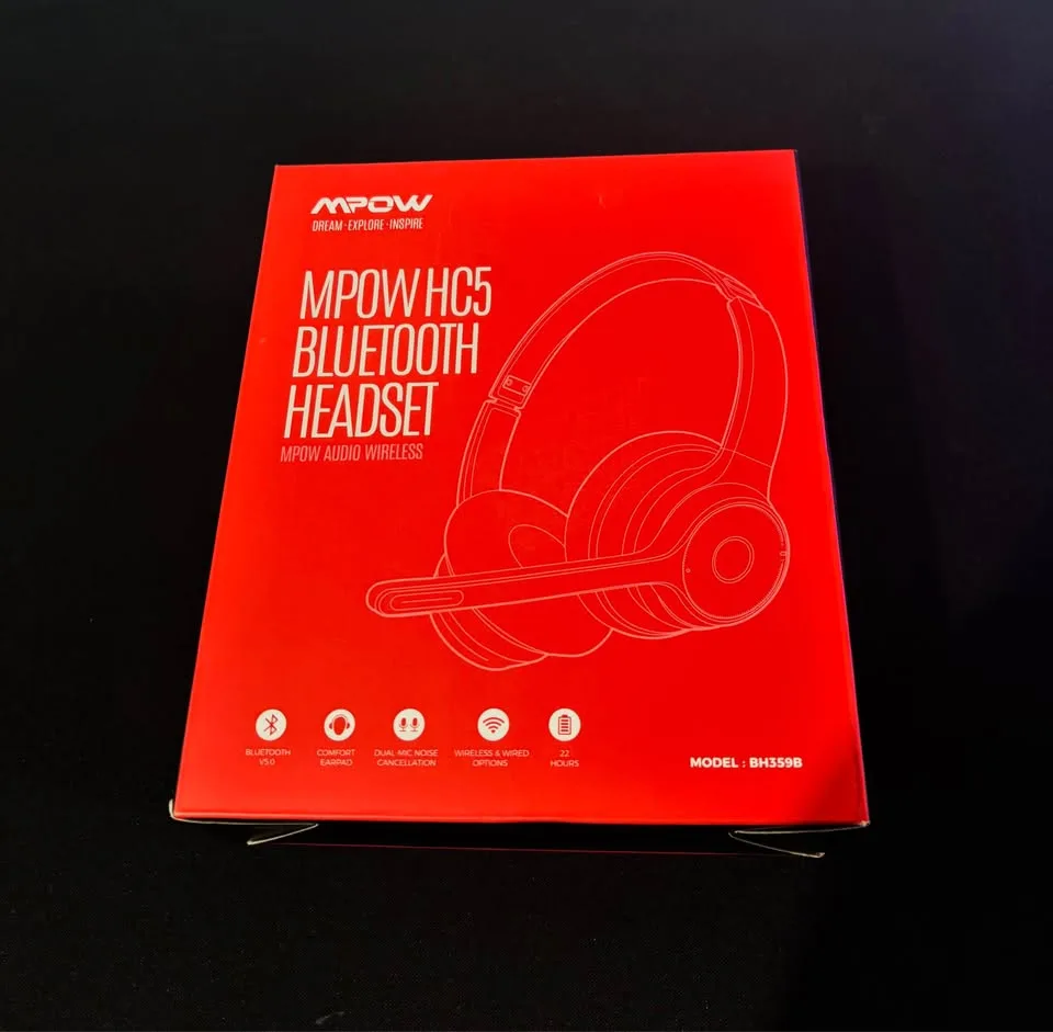 Bluetooth Headset with Microphone image indicator(3)