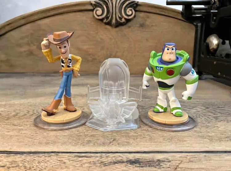 Disney Infinity Toy Story set with woody