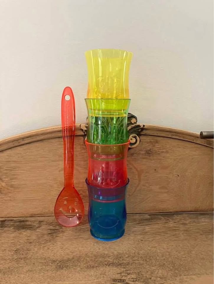 Kool-Aid Smiling Man Bradshaw Kraft Cups 8oz & Spoon