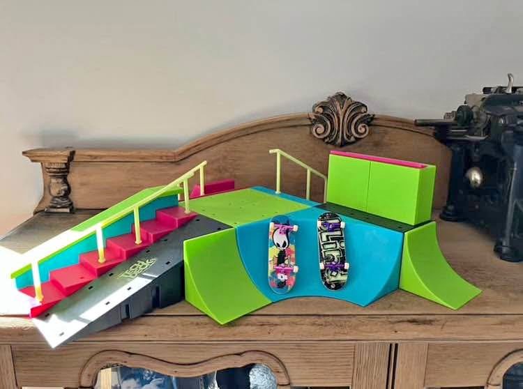 Tech Deck Neon Mega Park