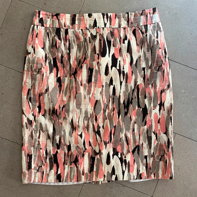 Gorgeous Ann Taylor textured cotton pencil skirt - Size 8