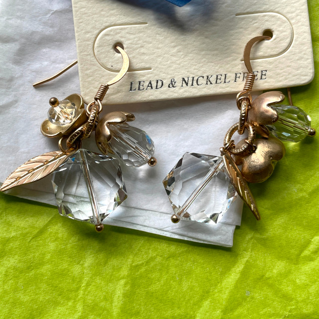Stunning pierced earrings w/ tiny charms -NEW - Great gifts