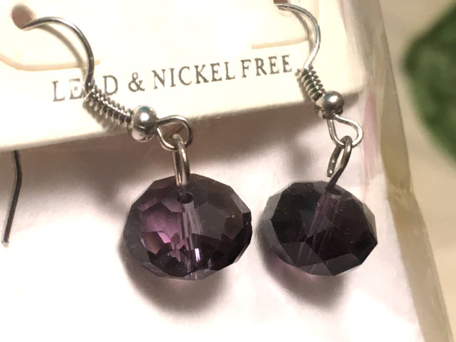 Stunning pierced earrings w/ tiny charms -NEW - Great gifts - photo 5