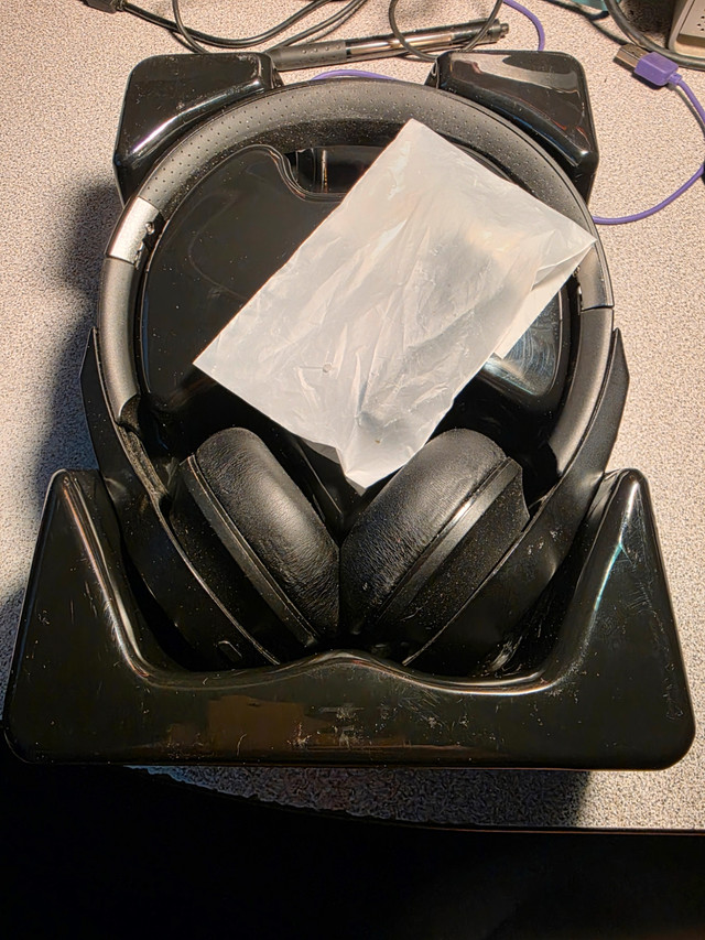 Monster Clarity HD On-Ear Bluetooth Headphones - BlackIn good