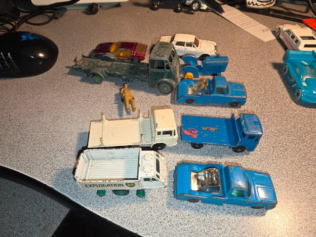 10 X Vintage Matchbox Lesney Cars and Trucks image indicator(2)