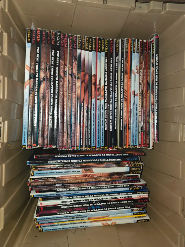 48 Maxxum Magazines 1990's 2000's In Good Condition thumbnail