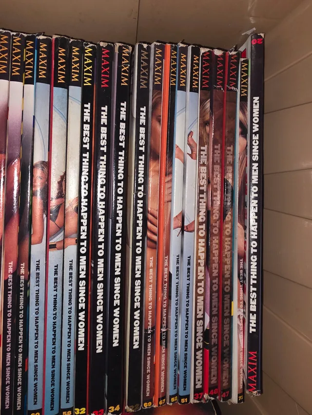 48 Maxxum Magazines 1990's 2000's In Good Condition image indicator(2)