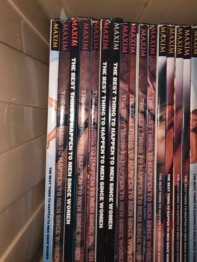 48 Maxxum Magazines 1990's 2000's In Good Condition image indicator(3)