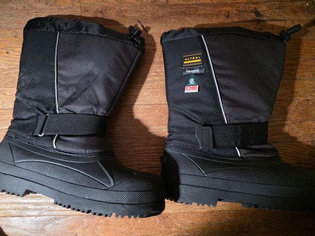 NEW Altra Men's Winter CSA Work Boots - Size 11 thumbnail