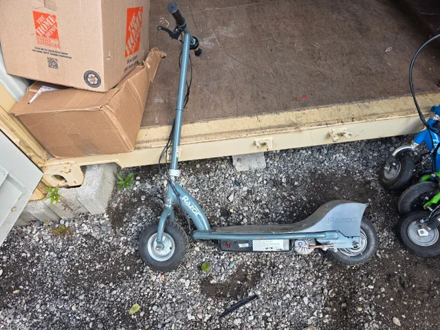 Razor electric Scooters SOLD AS IS$50eaIn good conditionOP thumbnail