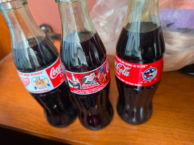 22 Vintage Coke Bottles Unopened Nascar/Sanata/MLB - photo 3