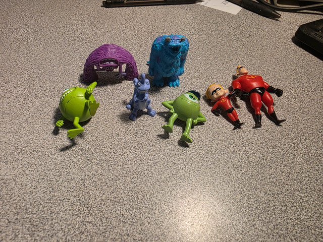 7 X Monsters Inc/Incredibles Mini Figures In Good Condition