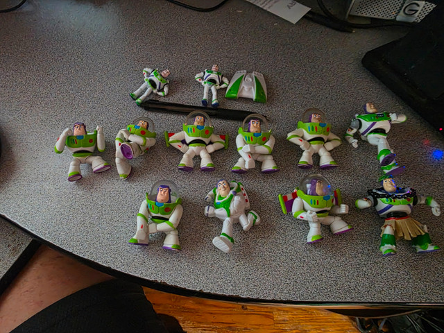 13 X Toy Story 2 Buzz Lightyear Mini Figures
