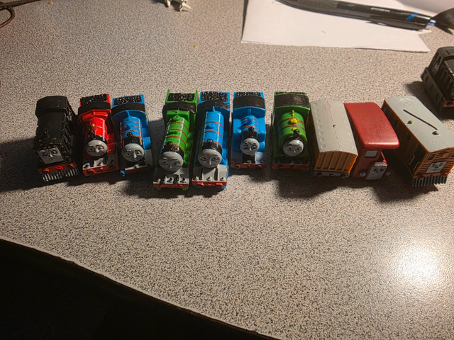 10 X Thomas The Train Rubber Mini Figures.In good condition